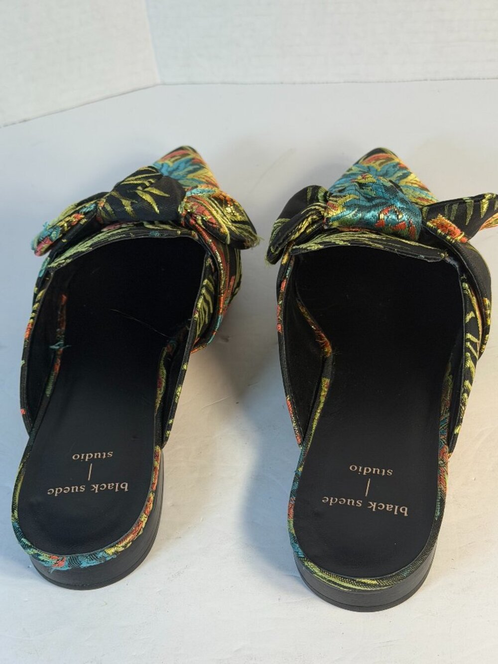 Women's size 8.5 Floral Fabric shoes - Picture 4 of 16